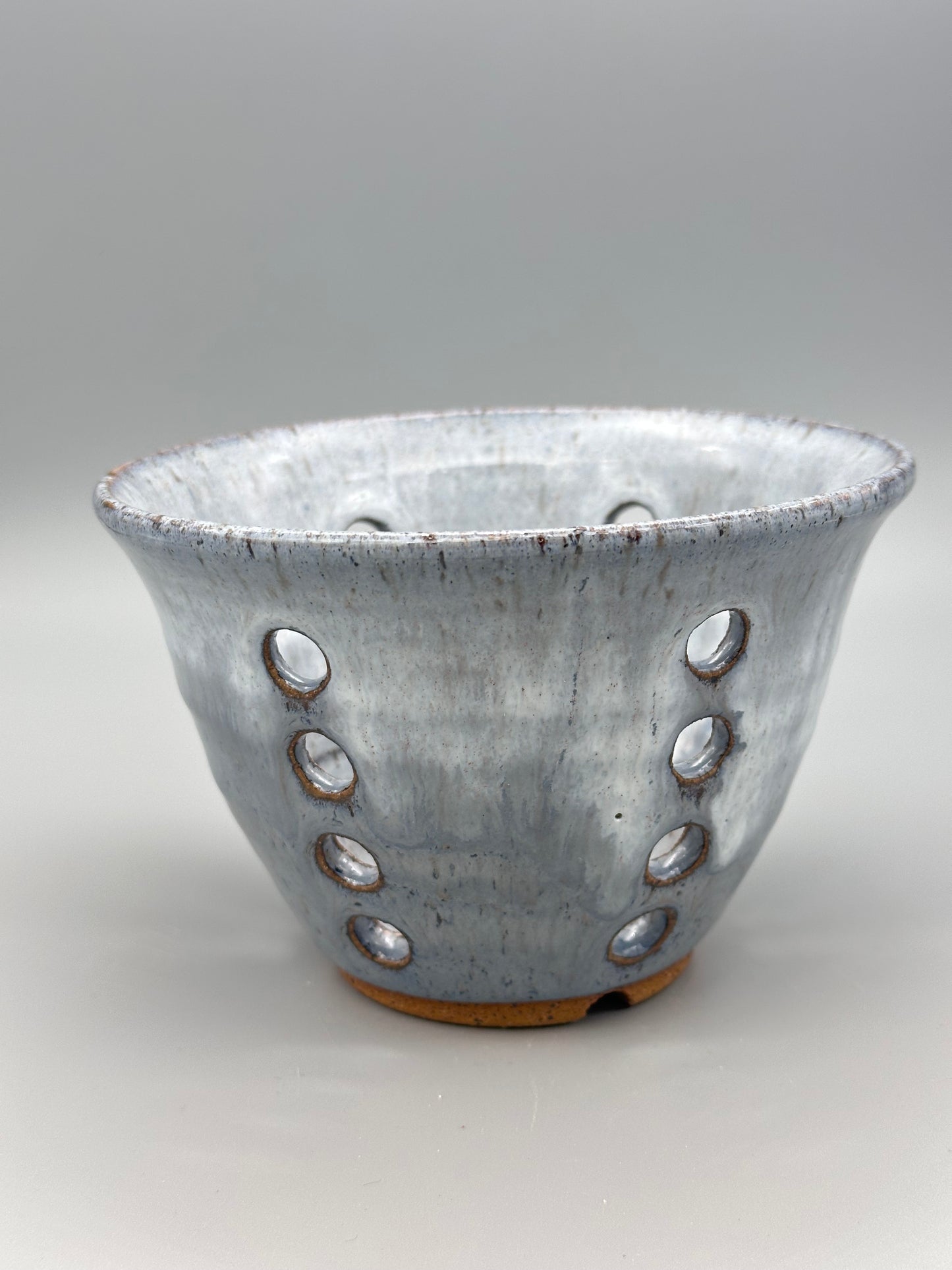 Ceramic Berry Bowl, gray and white
