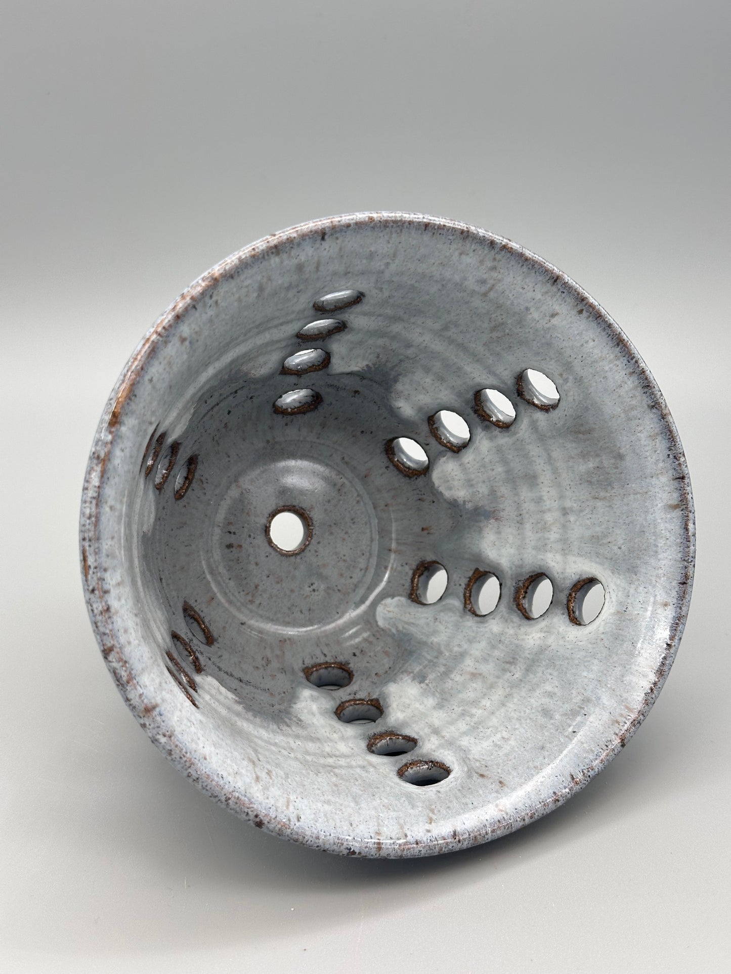 Ceramic Berry Bowl, gray and white